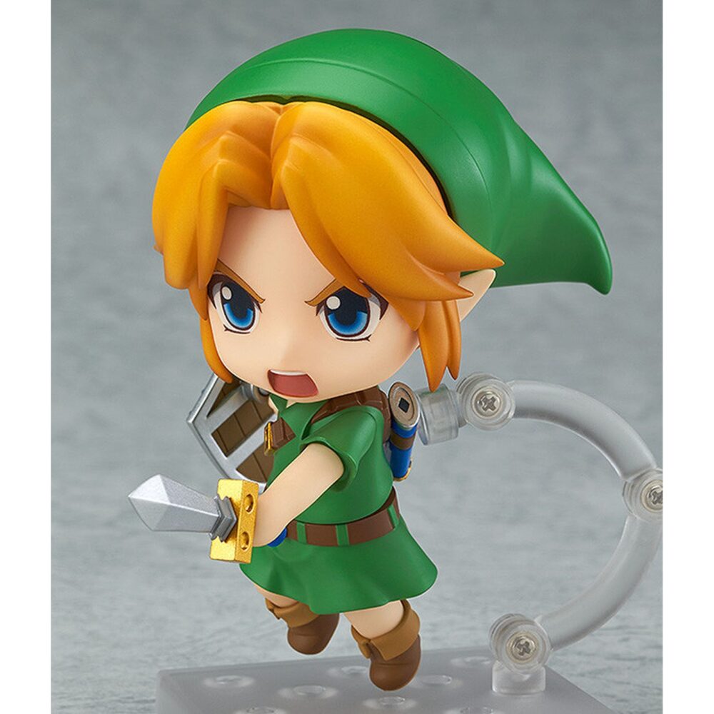 Link the legend of zelda majora’s mask nendoroid. Good smile company vuelve a introducir en su colección nendoroid la figura articulada de link basada en el protagonista del videojuego "the legend of zelda: majora's mask 3d" para nintendo 3ds. Esta edición cuenta con una selección de accesorios mayor de lo habitual: 2x placas faciales intercambiables (sonriente y gritando), 1x escudo del héroe, 1x espada kokiri, 1x poción de salud, 1x capucha de conejo, 1x máscara deku, 1x máscara goron, 1x máscara zora, 1x máscara de majora y 1x hada tatl con soporte. Mide aproximadamente 10 cm de altura y está fabricada en pvc y abs. Se presenta en caja con ventana y cuenta con una base cuadrada transparente con soporte articulado para exposición.