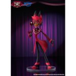 ALASTOR HAZBIN HOTEL PVC POP UP PARADE. Good Smile lanza, dentro de su línea Pop Up Parade, la figura del demonio radiofónico Alastor, uno de los protagonistas de la serie animada "Hazbin Hotel". Mide aproximadamente 18 cm de alto e incluye una base circular transparente para su exposición.