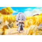 PHAINON HONKAI: STAR RAIL NENDOROID. Good Smile introduce en su colección Nendoroid la figura de Phainon (Fainón en españa), inspirada en el videojuego para móviles "Honkai: Star Rail". Mide aproximadamente 10 cm de alto e incluye 3x placas faciales (serio, sonriente y feliz). Incluye 1x espada Downmaker, 2x alas, 1x smartphone y otras piezas opcionales para recrear distintas poses. Cuenta con una base cuadrada y soporte transparente para exposición.