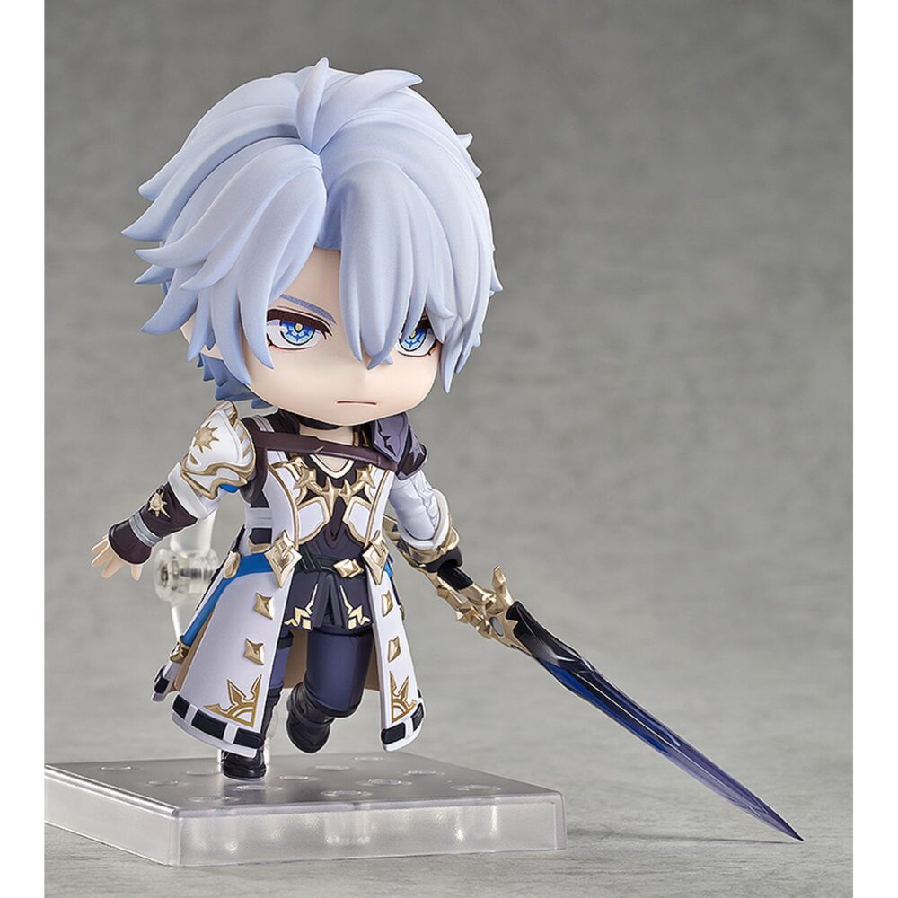 Phainon honkai: star rail nendoroid. Good smile introduce en su colección nendoroid la figura de phainon (fainón en españa), inspirada en el videojuego para móviles "honkai: star rail". Mide aproximadamente 10 cm de alto e incluye 3x placas faciales (serio, sonriente y feliz). Incluye 1x espada downmaker, 2x alas, 1x smartphone y otras piezas opcionales para recrear distintas poses. Cuenta con una base cuadrada y soporte transparente para exposición.