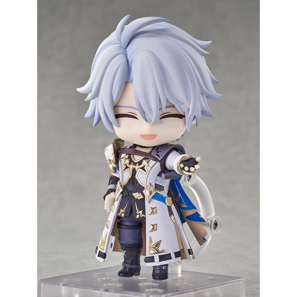 Phainon honkai: star rail nendoroid. Good smile introduce en su colección nendoroid la figura de phainon (fainón en españa), inspirada en el videojuego para móviles "honkai: star rail". Mide aproximadamente 10 cm de alto e incluye 3x placas faciales (serio, sonriente y feliz). Incluye 1x espada downmaker, 2x alas, 1x smartphone y otras piezas opcionales para recrear distintas poses. Cuenta con una base cuadrada y soporte transparente para exposición.