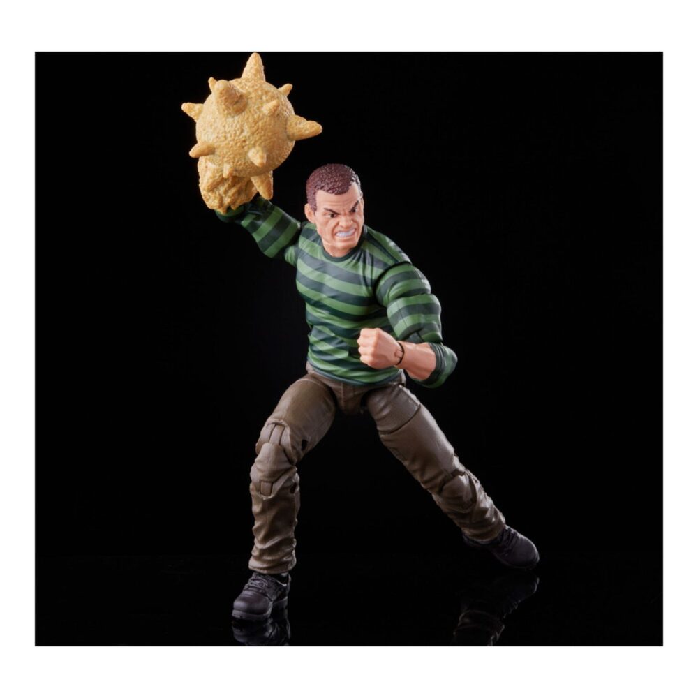 Sandman spider-man marvel legends retro series re-run. Hasbro incorpora a la línea retro de marvel legends esta figura de sandman ("el hombre de arena" en españa), inspirada en uno de los principales antagonistas de los cómics de “spider-man”. Con su apariencia retro y acabados premium, tiene una altura aproximada de 15 cm, con múltiples articulaciones para recrear diferentes poses. Incluye los siguientes accesorios: 1x cabeza alternativa y 4x puños con efectos de arena, entre ellos, uno con forma de maza con pinchos. Se presenta en un blíster con estética retro. Unidades limitadas.
