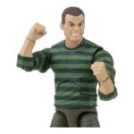 SANDMAN SPIDER-MAN MARVEL LEGENDS RETRO SERIES RE-RUN. Hasbro incorpora a la línea retro de Marvel Legends esta figura de Sandman ("El Hombre de Arena" en España), inspirada en uno de los principales antagonistas de los cómics de “Spider-Man”. Con su apariencia retro y acabados premium, tiene una altura aproximada de 15 cm, con múltiples articulaciones para recrear diferentes poses. Incluye los siguientes accesorios: 1x cabeza alternativa y 4x puños con efectos de arena, entre ellos, uno con forma de maza con pinchos. Se presenta en un blíster con estética retro. UNIDADES LIMITADAS.