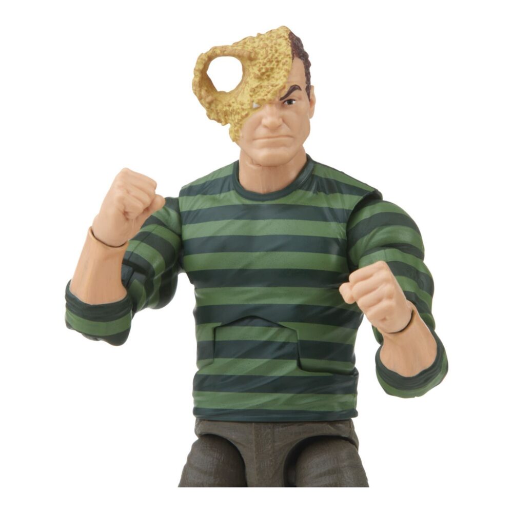 Sandman spider-man marvel legends retro series re-run. Hasbro incorpora a la línea retro de marvel legends esta figura de sandman ("el hombre de arena" en españa), inspirada en uno de los principales antagonistas de los cómics de “spider-man”. Con su apariencia retro y acabados premium, tiene una altura aproximada de 15 cm, con múltiples articulaciones para recrear diferentes poses. Incluye los siguientes accesorios: 1x cabeza alternativa y 4x puños con efectos de arena, entre ellos, uno con forma de maza con pinchos. Se presenta en un blíster con estética retro. Unidades limitadas.