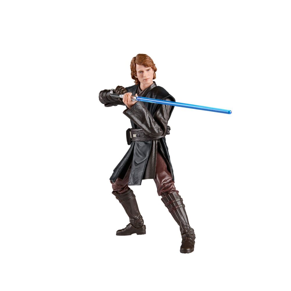 Anakin skywalker black series star wars revenge of the sith. Hasbro suma a su colección the black series la figura de anakin skywalker inspirada en la película "star wars: revenge of the sith" ("star wars: la venganza de los sith" en españa). Esta figura articulada de 15 cm presenta un esculpido fotorrealista y viene acompañada de su característico sable de luz como accesorio. Permite recrear poses dinámicas gracias a sus múltiples puntos de articulación. Se presenta en un embalaje con ventana. Unidades limitadas.