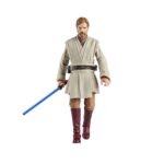 OBI-WAN KENOBI BLACK SERIES STAR WARS REVENGE OF THE SITH. Hasbro presenta dentro de la colección The Black Series la figura de Obi-Wan Kenobi, basada en su papel en "Star Wars: Revenge of the Sith" ("Star Wars: La venganza de los Sith" en España). Mide 15 cm y cuenta con múltiples puntos de articulación para recrear escenas de acción. Incluye su icónico sable de luz como accesorio. El diseño fotorrealista aporta gran fidelidad al personaje. Se presenta en una caja con ventana. UNIDADES LIMITADAS.
