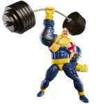 STRONG GUY X-FACTOR MARVEL LEGENDS SERIES. Hasbro suma a la colección Marvel Legends Series la figura de Strong Guy (Fortachón en España), inspirada en el personaje de los cómics de "X-Factor" de Marvel. Con una altura de 15 cm, presenta un diseño detallado y más de 20 puntos de articulación para recrear poses dinámicas. Incluye 1x cabeza alternativa, 3x manos intercambiables, 1x haltera y 2x pesas. Viene en una caja con ventana para exhibición. UNIDADES LIMITADAS.