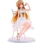 MAHIRU SHIINA TEA PARTY THE ANGEL NEXT DOOR SPOILS ME ROTTEN 1/7. Kadokawa presenta la figura de Mahiru Shiina, la protagonista del anime "The Angel Next Door Spoils Me Rotten". Mide aproximadamente 20 cm a escala 1/7. La figura está basada en una ilustración que la muestra disfrutando de unas cerezas en una fiesta de té, dibujada especialmente para la lotería japonesa Kujibikido. Su cabello y su falda de tul están hechos con piezas transparentes con suaves degradados. Cuenta con una base redonda blanca para exponer.
