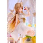 MAHIRU SHIINA TEA PARTY THE ANGEL NEXT DOOR SPOILS ME ROTTEN 1/7. Kadokawa presenta la figura de Mahiru Shiina, la protagonista del anime "The Angel Next Door Spoils Me Rotten". Mide aproximadamente 20 cm a escala 1/7. La figura está basada en una ilustración que la muestra disfrutando de unas cerezas en una fiesta de té, dibujada especialmente para la lotería japonesa Kujibikido. Su cabello y su falda de tul están hechos con piezas transparentes con suaves degradados. Cuenta con una base redonda blanca para exponer.