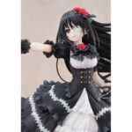 KURUMI TOKISAKI: FANTASIA 30TH ANNIVERSARY RENEWAL PACKGE EDITION DATE A LIVE 1/7. Kadokawa lanza la figura de Kurumi Tokisaki, una de las heroínas del anime "Date A Live", en su versión conmemorativa Fantasia 30th Anniversary. Con una altura aproximada de 25 cm y a escala 1/7 está basada en la Ilustración del volumen 11 del manga original, que muestra a Kurumi tal y como era cuando conoció al protagonista, Shido Itsuka. La forma del cabello y la falda le dan dinamismo. Incluye 1x rostro sin parche para que se pueda exhibir de manera alternativa y cuenta con una base circular negra que le proporciona estabilidad.
