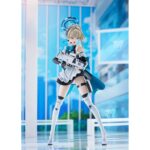 TOKI ASUMA FIGURA BLUE ARCHIVE PLAMATEA. Max Factory reincorpora a su línea Plamatea el set de montaje a escala de Toki Asuma, miembro de la agencia secreta de espionaje C&C del videojuego "Blue Archive". Una vez montada esta maqueta articulada mide aproximadamente 17 cm. Incluye 3x placas faciales (seria, sonriente y de batalla), 1x arma exclusiva de Toki, 1x arma Secret Time, 1x pistola con funda ajustable para el muslo, 1x maletín y otras partes intercambiables para diferentes poses. Incluye piezas prepintadas, lo que facilita recrear el montaje. Cuenta con una base articulada hexagonal transparente para su exposición.