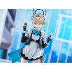 TOKI ASUMA FIGURA BLUE ARCHIVE PLAMATEA. Max Factory reincorpora a su línea Plamatea el set de montaje a escala de Toki Asuma, miembro de la agencia secreta de espionaje C&C del videojuego "Blue Archive". Una vez montada esta maqueta articulada mide aproximadamente 17 cm. Incluye 3x placas faciales (seria, sonriente y de batalla), 1x arma exclusiva de Toki, 1x arma Secret Time, 1x pistola con funda ajustable para el muslo, 1x maletín y otras partes intercambiables para diferentes poses. Incluye piezas prepintadas, lo que facilita recrear el montaje. Cuenta con una base articulada hexagonal transparente para su exposición.