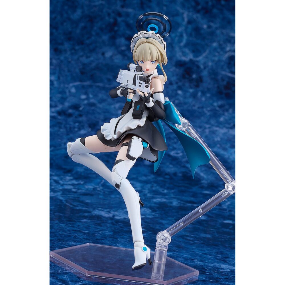 Toki asuma figura blue archive plamatea. Max factory reincorpora a su línea plamatea el set de montaje a escala de toki asuma, miembro de la agencia secreta de espionaje c&c del videojuego "blue archive". Una vez montada esta maqueta articulada mide aproximadamente 17 cm. Incluye 3x placas faciales (seria, sonriente y de batalla), 1x arma exclusiva de toki, 1x arma secret time, 1x pistola con funda ajustable para el muslo, 1x maletín y otras partes intercambiables para diferentes poses. Incluye piezas prepintadas, lo que facilita recrear el montaje. Cuenta con una base articulada hexagonal transparente para su exposición.