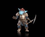BURRIS BIRGERSTORI MYTHIC LEGIONS HORROR OF EINSAMALL. Viajó al extremo norte hace muchos años para extraer minerales de cuevas árticas que, según se rumoreaba, contenían reservas inexplotadas de piedras preciosas. Sin encontrar nada en su búsqueda, el gnomo de la madriguera finalmente llegó al remoto asentamiento de Einsamall. Poco a poco, integrándose en todos los aspectos de los negocios del pueblo, se convirtió en el propietario de la única posada de Einsamall y, finalmente, fue nombrado alcalde. Burris es el verdadero corazón de su comunidad. Fue él quien contactó con el Castillo de los Cuatro Lados pidiendo ayuda cuando Einsamall fue víctima de una amenaza invisible, y saluda a los héroes que responden a su llamada al llegar a la Posada y Taberna de Einsamall.