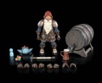 BURRIS BIRGERSTORI MYTHIC LEGIONS HORROR OF EINSAMALL. Viajó al extremo norte hace muchos años para extraer minerales de cuevas árticas que, según se rumoreaba, contenían reservas inexplotadas de piedras preciosas. Sin encontrar nada en su búsqueda, el gnomo de la madriguera finalmente llegó al remoto asentamiento de Einsamall. Poco a poco, integrándose en todos los aspectos de los negocios del pueblo, se convirtió en el propietario de la única posada de Einsamall y, finalmente, fue nombrado alcalde. Burris es el verdadero corazón de su comunidad. Fue él quien contactó con el Castillo de los Cuatro Lados pidiendo ayuda cuando Einsamall fue víctima de una amenaza invisible, y saluda a los héroes que responden a su llamada al llegar a la Posada y Taberna de Einsamall.