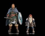BURRIS BIRGERSTORI MYTHIC LEGIONS HORROR OF EINSAMALL. Viajó al extremo norte hace muchos años para extraer minerales de cuevas árticas que, según se rumoreaba, contenían reservas inexplotadas de piedras preciosas. Sin encontrar nada en su búsqueda, el gnomo de la madriguera finalmente llegó al remoto asentamiento de Einsamall. Poco a poco, integrándose en todos los aspectos de los negocios del pueblo, se convirtió en el propietario de la única posada de Einsamall y, finalmente, fue nombrado alcalde. Burris es el verdadero corazón de su comunidad. Fue él quien contactó con el Castillo de los Cuatro Lados pidiendo ayuda cuando Einsamall fue víctima de una amenaza invisible, y saluda a los héroes que responden a su llamada al llegar a la Posada y Taberna de Einsamall.