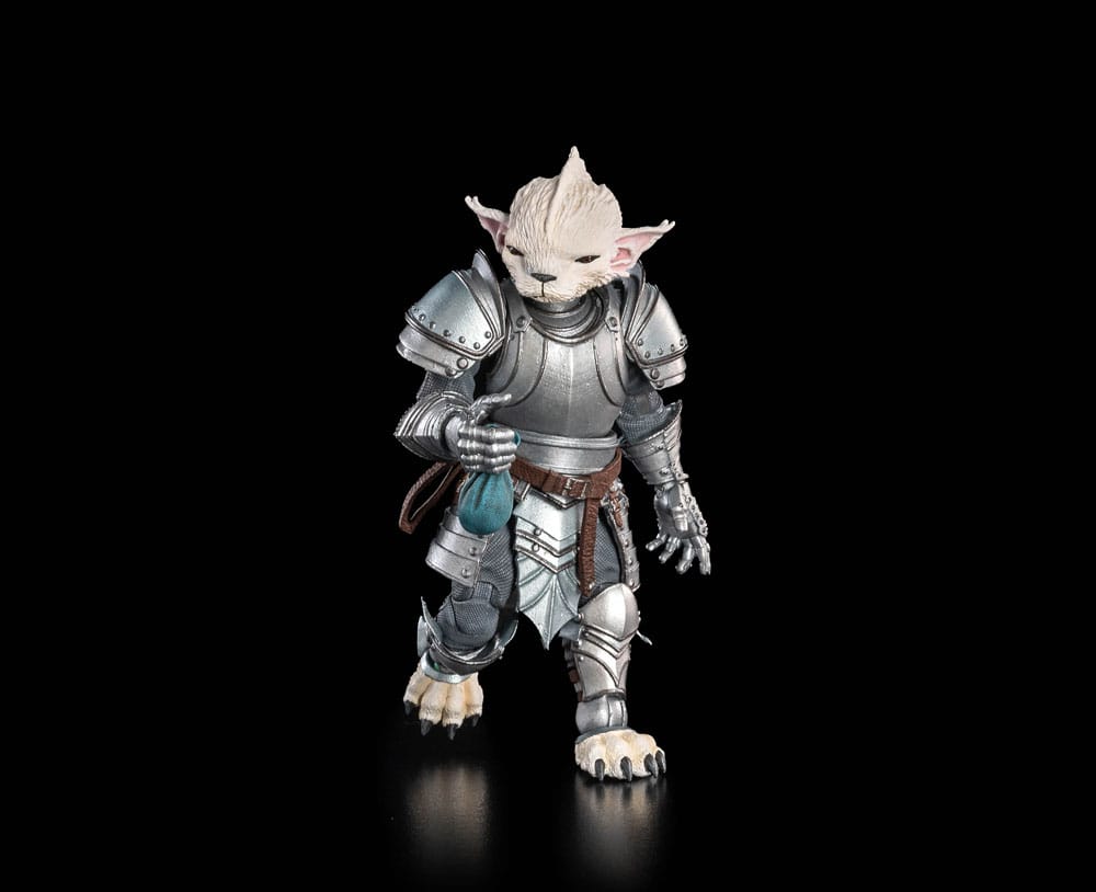 Bylur frostfurr mythic legions horror of einsamall. Aunque el diminuto bylur frostfurr es bien conocido por los habitantes de einsmall como el mejor rastreador del norte, la raza vulpyne nunca ha sido vista en mythoss fuera de ese asentamiento del lejano norte. Veloz y con sentidos asombrosos, bylur demuestra de inmediato su valía en la búsqueda de lo que sea que esté atacando a einsamall. Guiando al grupo a la guarida oculta del orco de la tundra, principal sospechoso de los brutales asesinatos, los héroes descubren un secreto monstruoso y se dan cuenta de que su problema podría ser mucho mayor de lo que imaginaban.