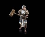 COMMANDER IGRAINE MYTHIC LEGIONS HORROR OF EINSAMALL. Era apenas una joven recluta de la Orden de Eathyron cuando comenzó la Segunda Gran Guerra de Mythoss. Tras hacerse famosa en el Ataque de Vikenfell y posteriormente en la Batalla de los Ejércitos de la Luz, Igraine tuvo el honor de recibir el título de Caballero de Eathyron tras la guerra. Finalmente, asignada al Castillo de los Cuatro Lados como representante de Eathyross, la Comandante Igraine recibe el encargo de liderar una expedición de aventureros al remoto asentamiento de Einsamall. Su misión: ayudar a descubrir qué aterroriza a sus residentes y deja sus cuerpos destrozados en la gélida tundra.