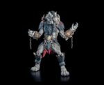 GARMYR THE HORROR OF EINSAMALL MYTHIC LEGIONS HORROR OF EINSAMALL. Las antiguas sagas de las Tierras del Norte hablan de una criatura monstruosa conocida como Fenrirkynn. Estas imponentes bestias, supuestamente descendientes del Gran Lobo, no han tenido un avistamiento confirmado en Mythoss desde hace siglos, y su existencia se consideró ficción hace mucho tiempo. Al contemplar al monstruo lobuno que se alza ante ellos, los supervivientes de los ataques a Einsamall saben que los Ferrirkynn son muy reales y que corren un grave peligro.