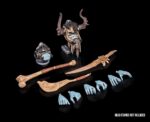 J´AKULL IRONBONES MYTHIC LEGIONS HORROR OF EINSAMALL. Aunque técnicamente no reside en Einsamall, el orco de la tundra llamado J'akull Huesos de Hierro es muy conocido en esa remota comunidad. Un cazador curtido que reside en los picos helados de las Tierras del Norte, J'akull Huesos de Hierro va y viene a su antojo, y la mayoría lo evita por temor a despertar su temperamento impredecible. Mientras un horror desconocido acecha las gélidas tierras de Einsamall, las sospechas recaen sobre J'akull Huesos de Hierro. Refugiado en su guarida oculta, reúne sus armas y se prepara para lidiar con las acusaciones de sus vecinos de una vez por todas.