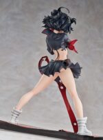 RYUKO MATOI: TRANSFORMATION KILL LA KILL 1/7. Good Smile Arts Shanghai presenta esta figura de Ryuko Matoi con su uniforme Sailor Senketsu, muestra a la protagonista del anime "Kill la Kill" en el momento de su transformación. La figura mide aproximadamente 23 cm a escala 1/7 y captura el instante de forma dinámica gracias al esculpido de su ropa y pelo. Incluye base expositora con el logotipo del anime y el aspecto de estar rota por la espada tijera.