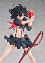 RYUKO MATOI: TRANSFORMATION KILL LA KILL 1/7. Good Smile Arts Shanghai presenta esta figura de Ryuko Matoi con su uniforme Sailor Senketsu, muestra a la protagonista del anime "Kill la Kill" en el momento de su transformación. La figura mide aproximadamente 23 cm a escala 1/7 y captura el instante de forma dinámica gracias al esculpido de su ropa y pelo. Incluye base expositora con el logotipo del anime y el aspecto de estar rota por la espada tijera.