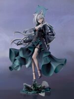 SHIROKO SUNAOOKAMI TERROR BLUE ARCHIVE 1/7. Good Smile Company presenta la figura de Shiroko Sunaookami Terror, la antagonista del videojuego "Blue Archive". Mide aproximadamente 30 cm de alto a escala 1/7 y presenta al cruel personaje con el vestido y pelo ondeantes que le dan dinamismo. El halo y su rifle de asalto Black Fang 465 han sido fielmente reproducidos. Cuenta con una base que imita a una formación cristalina que le da estabilidad.