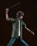 KYOYA SUDA SIREN PLAMATEA. Good Smile incorpora a la línea Plamatea el set de montaje de Kyoya Suda, basado en el videojuego de terror "Siren" ("Forbidden Siren" en Europa). Mide aproximadamente 15 cm una vez armado. Incluye varias manos intercambiables, 2x cabezas (expresión estándar y de combate) con impresión UV, 1x espada Homuranagi, 2x estatuas Uryen (De escudo y espada), 1x atizador, 1x linterna y 1x camisa intercambiable. Se puede mostrar con o sin daño de bala en el bolsillo izquierdo. Incluye partes no pintadas y calcas para los ojos, así como piezas separadas por colores para facilitar el montaje. Incluye un soporte circular articulado.