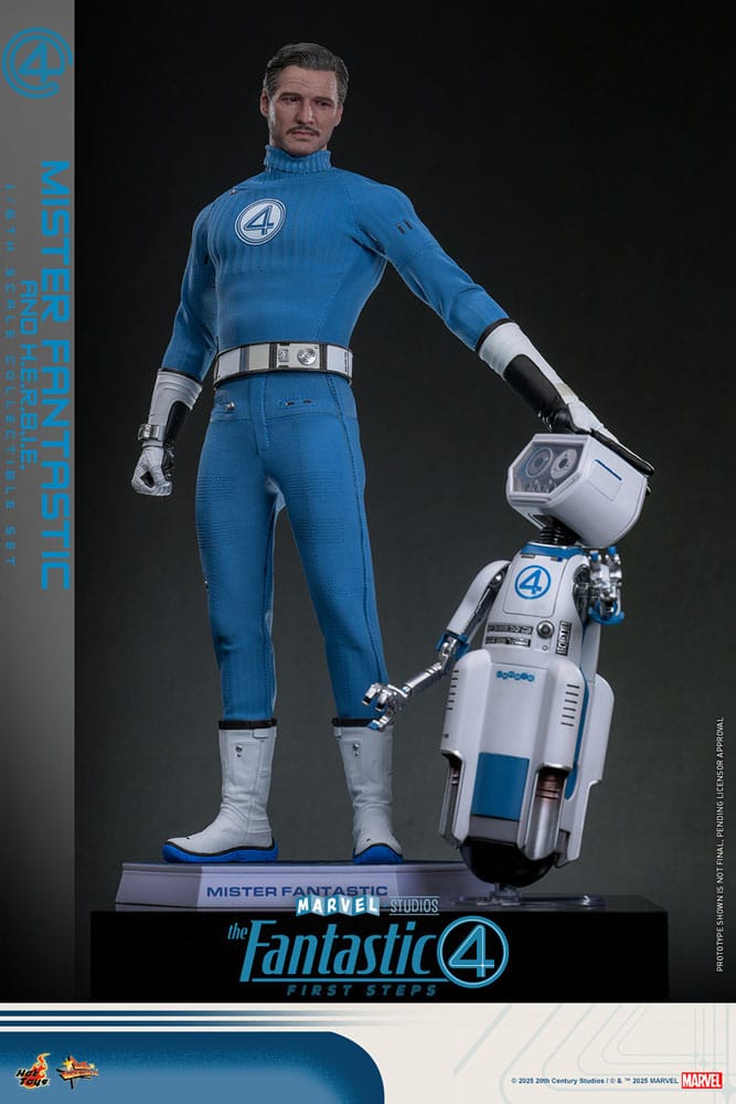 Mister fantastic & h. E. R. B. I. E. The fantastic four: first steps hot toys 1/6.  "los cuatro fantásticos: primeros pasos" de marvel studios está a la vuelta de la esquina. Esta elegante película retrofuturista de los años 60 no solo presenta emocionantes aventuras de superhéroes, sino que también revela los profundos lazos familiares del equipo al unirse para enfrentar amenazas cósmicas. Herbie, el fiel compañero robótico, fue diseñado por reed richards, también conocido como mister fantástico. No solo es un asistente doméstico que brinda apoyo al equipo; también desempeña un papel vital en la familia. Herbie aporta una entusiasta (a veces exagerada) positividad al grupo. Hoy, hot toys se complace en presentar el set coleccionable a escala 1/6 de mister fantastic y herbie. Este set incluye una figura coleccionable a escala 1/6 de mister fantastic y una de herbie. La figura coleccionable de mister fantastic ofrece cuatro modos de exhibición: un cuerpo totalmente articulado y un cuerpo esculpido con su poder de estiramiento, lo que permite a los coleccionistas intercambiarlas y exhibir sus habilidades únicas de diferentes maneras.