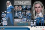 INVISIBLE WOMAN & H.E.R.B.I.E. THE FANTASTIC FOUR: FIRST STEPS HOT TOYS 1/6 . "Los Cuatro Fantásticos: Primeros Pasos" de Marvel Studios se estrenará próximamente. Esta elegante película retrofuturista de los años 60 no solo presenta emocionantes aventuras de superhéroes, sino que también revela los profundos lazos familiares del equipo al unirse para enfrentar amenazas cósmicas. El fiel compañero robótico, HERBIE, comparte una conexión especial con la familia. Este ingenioso pequeño ayuda en casa y ayuda a la Mujer Invisible a cuidar a sus hijos. Es un asistente importante y un buen amigo para la familia, aportando un gran optimismo al grupo. Hoy, Hot Toys se complace en presentar el set coleccionable a escala 1/6 de la Mujer Invisible y HERBIE. Este set incluye una figura coleccionable a escala 1/6 de la Mujer Invisible y una figura coleccionable a escala 1/6 de HERBIE. La figura de la Mujer Invisible presenta una cabeza de nuevo desarrollo con ojos giratorios y un cabello rubio hielo meticulosamente esculpido que refleja el parecido de Vanessa Kirby. Viste su uniforme retrofuturista de los Cuatro Fantásticos, con cinturón y botas a juego.