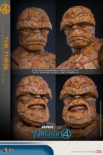 THE THING THE FANTASTIC FOUR: FIRST STEPS HOT TOYS. Bienvenidos a la familia. Marvel Studios presenta a su Primera Familia en Los Cuatro Fantásticos: Primeros Pasos, un elegante reinicio inspirado en los años 60 que combina el retrofuturismo con emocionantes aventuras de superhéroes. Mientras se enfrentan a amenazas cósmicas como Galactus y Silver Surfer, el equipo equilibra sus roles de héroes con la fuerza de su vínculo familiar. Entre ellos, Ben Grimm, también conocido como La Mole, cobra vida gracias a Ebon Moss-Bachrach, cuya interpretación enfatiza no solo la inmensa fuerza del héroe, sino también su profundo lado humano. La transformación de Ben en el poderoso personaje de piel pétrea, a la vez que conserva su lealtad, su corazón y su sentido del humor, lo mantiene como el héroe "de ojos azules y siempre cariñoso" favorito de Marvel.