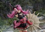 HILDA FIRE EMBLEM 1/7. Three Houses llega la esperadísima figura de Hilda, la hija única del Duque de Goneril. Esta pieza, magistralmente elaborada, captura a Hilda cinco años después de los acontecimientos de la academia, conservando su encanto alegre y accesible, a la vez que irradia la fuerza y la determinación forjadas en las pruebas de la guerra. Una hermosa combinación de elegancia y resiliencia, esta figura es imprescindible para los fans de la serie.