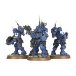 COMBAT PATROL: RAVEN GUARD WARHAMMER 40000. La Guardia del Cuervo emplea el sigilo y la inteligencia con gran eficacia, elaborando planes que les permiten golpear con fuerza y velocidad allá donde más daño haga. Esto les permite abrumar a sus rivales incluso con fuerzas reducidas: lanzan audaces asaltos que toman al enemigo por sorpresa y desaparecen con la misma velocidad, prestos a abalanzarse sobre su siguiente objetivo. Si quieres eliminar con presteza las amenazas al Imperium, esta caja es perfecta para empezar o ampliar una colección de la Guardia del Cuervo de forma más económica que comprando los kits por separado. Un móvil Capitán con propulsor de salto dirige la fuerza, acompañado por una unidad de Intercesores con propulsores de salto. Los Infiltradores y el Exoesqueleto Táctico Invictor proporcionan fuego de apoyo y toman objetivos clave. Estas 17 miniaturas de plástico representan una fuerza completa de la Guardia del Cuervo para usar en disputadas partidas del formato Patrulla de Warhammer 40,000. Puedes descargar de forma gratuita las reglas de esta Patrulla del sitio web de Warhammer Community.