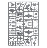 COMBAT PATROL: RAVEN GUARD WARHAMMER 40000. La Guardia del Cuervo emplea el sigilo y la inteligencia con gran eficacia, elaborando planes que les permiten golpear con fuerza y velocidad allá donde más daño haga. Esto les permite abrumar a sus rivales incluso con fuerzas reducidas: lanzan audaces asaltos que toman al enemigo por sorpresa y desaparecen con la misma velocidad, prestos a abalanzarse sobre su siguiente objetivo. Si quieres eliminar con presteza las amenazas al Imperium, esta caja es perfecta para empezar o ampliar una colección de la Guardia del Cuervo de forma más económica que comprando los kits por separado. Un móvil Capitán con propulsor de salto dirige la fuerza, acompañado por una unidad de Intercesores con propulsores de salto. Los Infiltradores y el Exoesqueleto Táctico Invictor proporcionan fuego de apoyo y toman objetivos clave. Estas 17 miniaturas de plástico representan una fuerza completa de la Guardia del Cuervo para usar en disputadas partidas del formato Patrulla de Warhammer 40,000. Puedes descargar de forma gratuita las reglas de esta Patrulla del sitio web de Warhammer Community.