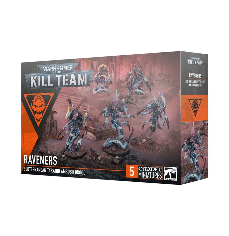 Kill team: raveners warhammer 40000. Con la bioforma mántifex, la mente colmena de los tiránidos ha creado un terror depredador serpentino capaz de excavar hasta la posición del enemigo y despedazarlo en una lluvia de garras y colmillos afiladísimos. Gracias a sus hiperadaptaciones y su aterradora velocidad, nada está a salvo del mántifex. Con este kit multicomponente de plástico puedes montar 5 mántifex para usarlos como agresivos agentes de élite en partidas de kill team o desplegarlos en tus ejércitos de tiránidos de warhammer 40,000. El kit incluye piezas para montar cinco mántifex combatientes o especialistas como el brutal demoledor, el hipersensorial guadaña trémula, el feroz escupeveneno y más.