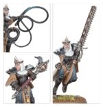 SISTERS NOVITIATE SQUAD WARHAMMER 40000. Las Hermanas Novicias son jóvenes reclutas de las Adepta Sororitas que han sido entrenadas por los Abades Instructores de las Schola Progenium y asignadas a una Orden Militante para adquirir experiencia en combate y demostrar su valía en el crisol de la guerra. Con este kit multicomponente de plástico puedes montar 10 Hermanas Novicias, guerreras inexpertas pero letales para tus ejércitos de Adepta Sororitas de Warhammer 40,000. Son activos vitales para las Hermanas de Batalla, ideales para ocupar y mantener objetivos. El kit es altamente personalizable y te permite equiparlas con rifles automáticos o con espadas y pistolas. Lideradas por una Novicia Superiora en servoarmadura, son más contundentes de lo que parece y ofrecen nuevas opciones tácticas para tu ejército de Adepta Sororitas.