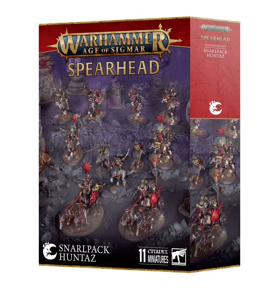 Spearhead: gloomspite gitz – snarlpck huntaz warhammer age of sigmar. Cuando marcha en busca de nuevas tierras para su manada, un jefe gruñón cabalga a la cabeza de una selecta expedición conocida como gruñemanada de kazadorez. Un leal zékito de kabalgaloboz acompaña a su jefe junto a gruñemanadaz de caballería y karrobramantez robazolez. Golpean con presura en un frenesí de lanzas, garras y colmillos. Si quieres conquistar los reinos mortales bajo la atenta mirada de fatigaz karabrillante, esta caja es la forma perfecta de empezar o ampliar un ejército de tipejoz nokturnoz de forma más económica que comprando los kits por separado. Liderados por un maligno jefe gruñón en lobo y su zékito de kabalgaloboz, esta fuerza es vertiginosamente veloz. La agresiva gruñemanada de caballería avanza con presteza para tomar objetivos y debilitar a las unidades enemigas mientras los karrobramantez robazolez se abren paso despedazando a los blancos más duros. Estas miniaturas forman una punta de lanza completa, lo que significa que podrás ponerte a disputar reñidas partidas tácticas y reclamar nuevos territorios nada más abrir la caja.