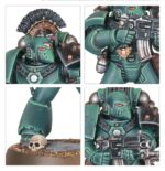LEGIONES ASTARTES: COMBAT FORCE WARHAMMER THE HORUS HERESY. Las fuerzas de las Legiones Astartes se forman alrededor de un núcleo de infantería de élite. Equipados con servoarmaduras y armas que pueden acabar con cualquier enemigo, golpean con una fuerza implacable. Con el apoyo de poderosos Dreadnoughts y otros ingenios de guerra, hay pocas cosas a las que no puedan hacer frente. Si quieres reclamar la galaxia en nombre del Emperador (o acabar con él en nombre de Horus), esta caja es perfecta para empezar o ampliar una colección de Legiones Astartes de forma más económica que comprando los kits por separado. Incluye dos escuadras de Legionaries ataviados con avanzadas servoarmaduras MkVI: una Tactical Squad armada con bolters, y una Heavy Support Squad armada con missile launchers o heavy bolters. Cualquiera de las dos unidades puede embarcarse en el Deimos pattern Rhino para desplegar con rapidez. La fuerza la completa un enorme Leviathan Dreadnought equipado con devastadoras armas a distancia.