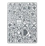 MECHANICUM: COMBAT FORCE WARHAMMER THE HORUS HERESY. El Mechanicum emplea con gran frecuencia tanto siervos cibernéticamente mejorados como autómatas para ejercer su voluntad en el campo de batalla. Estas máquinas son capaces de marchar y luchar durante días sin exhibir signo alguno de cansancio, además de ser excepcionalmente resistentes y estar equipados con poderosas armas alimentadas por su reactores de energía. Si quieres reclamar la galaxia en nombre del Omnissiah (creas o no que es el Emperador), esta caja es perfecta para empezar o ampliar una colección del Mechanicum de forma más económica que comprando los kits por separado. Dentro encontrarás una Thallax Cohort armada con poderosos lightning guns y dos Castellax Battle-automata equipados con dos shock chargers y armamento pesado. El matón de la caja es un imponente Thanatar Cavas Siege-automata, cuya arma principal es un plasma mortar montado en el hombro con el que podrás aniquilar a tus enemigos desde lejos antes de cargar para aplastar a los supervivientes con sus shock chargers.