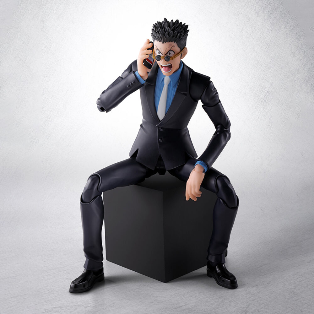Leorio hunter x hunter sh figuarts. Tamashii nations presenta dentro de la línea s. H. Figuarts la figura de leorio, uno de los protagonistas de la serie anime "hunter x hunter". Mide aproximadamente 17 cm y está fabricada en pvc y abs. Incluye 3x manos izquierdas y 5x manos derechas intercambiables, 4x placas faciales (entre ellas gritando y llorando), 2x piezas de bolsillo de repuesto y 1x set de piezas de efecto para recrear su habilidad nen mostrada por primera vez en el arco argumental de la elección del 13º presidente. Gracias a sus accesorios es posible reproducir tanto escenas de acción como poses cotidianas características del personaje. Ideal para exhibir con kurapika hunter x hunter sh figuarts (se venden por separado). Unidades limitadas.