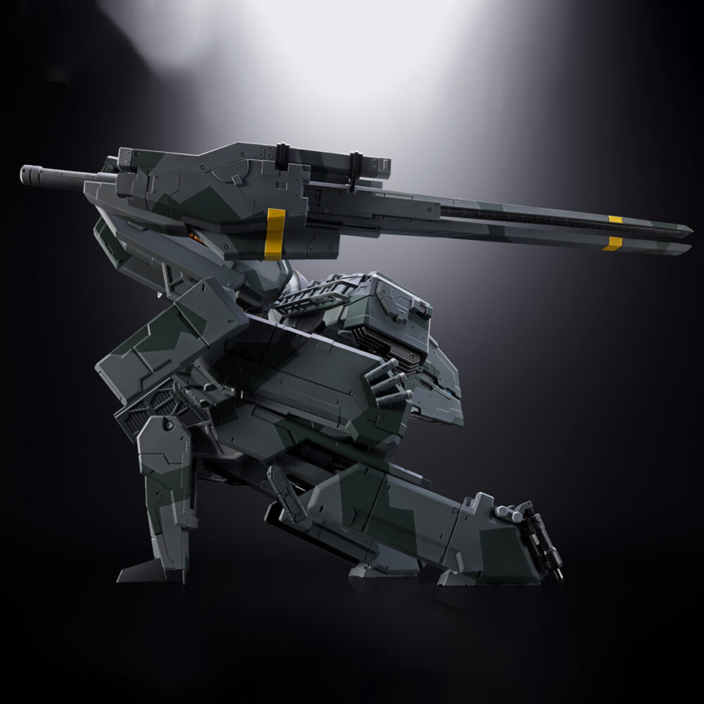 Metal gear rex metal gear solid chogokin. Amashii nations incorpora a la línea chogokin el icónico metal gear rex del videojuego "metal gear solid". Esta figura mide unos 17,5 cm de altura y combina abs con piezas fabricadas con una aleación metálica que le proporciona una textura y una solidez similares a las de un arma. Cuenta con una carcasa detallada con patrones de camuflaje pintados, un cañón de riel de aproximadamente 26 cm, movilidad independiente en las púas de fundición, numerosas articulaciones en sus piernas y funciones de iluminación integradas en su cabeza. Incluye un pedestal especial para exposición con dos tipos de articulaciones de soporte. Requiere 3x pilas lr44 (incluidas para prueba). Unidades limitadas.