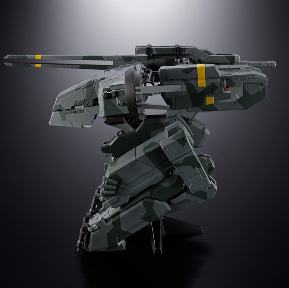 Metal gear rex metal gear solid chogokin. Amashii nations incorpora a la línea chogokin el icónico metal gear rex del videojuego "metal gear solid". Esta figura mide unos 17,5 cm de altura y combina abs con piezas fabricadas con una aleación metálica que le proporciona una textura y una solidez similares a las de un arma. Cuenta con una carcasa detallada con patrones de camuflaje pintados, un cañón de riel de aproximadamente 26 cm, movilidad independiente en las púas de fundición, numerosas articulaciones en sus piernas y funciones de iluminación integradas en su cabeza. Incluye un pedestal especial para exposición con dos tipos de articulaciones de soporte. Requiere 3x pilas lr44 (incluidas para prueba). Unidades limitadas.