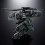 METAL GEAR REX METAL GEAR SOLID CHOGOKIN. amashii Nations incorpora a la línea Chogokin el icónico Metal Gear REX del videojuego "Metal Gear Solid". Esta figura mide unos 17,5 cm de altura y combina ABS con piezas fabricadas con una aleación metálica que le proporciona una textura y una solidez similares a las de un arma. Cuenta con una carcasa detallada con patrones de camuflaje pintados, un cañón de riel de aproximadamente 26 cm, movilidad independiente en las púas de fundición, numerosas articulaciones en sus piernas y funciones de iluminación integradas en su cabeza. Incluye un pedestal especial para exposición con dos tipos de articulaciones de soporte. Requiere 3x pilas LR44 (incluidas para prueba). UNIDADES LIMITADAS.