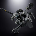 METAL GEAR REX METAL GEAR SOLID CHOGOKIN. amashii Nations incorpora a la línea Chogokin el icónico Metal Gear REX del videojuego "Metal Gear Solid". Esta figura mide unos 17,5 cm de altura y combina ABS con piezas fabricadas con una aleación metálica que le proporciona una textura y una solidez similares a las de un arma. Cuenta con una carcasa detallada con patrones de camuflaje pintados, un cañón de riel de aproximadamente 26 cm, movilidad independiente en las púas de fundición, numerosas articulaciones en sus piernas y funciones de iluminación integradas en su cabeza. Incluye un pedestal especial para exposición con dos tipos de articulaciones de soporte. Requiere 3x pilas LR44 (incluidas para prueba). UNIDADES LIMITADAS.