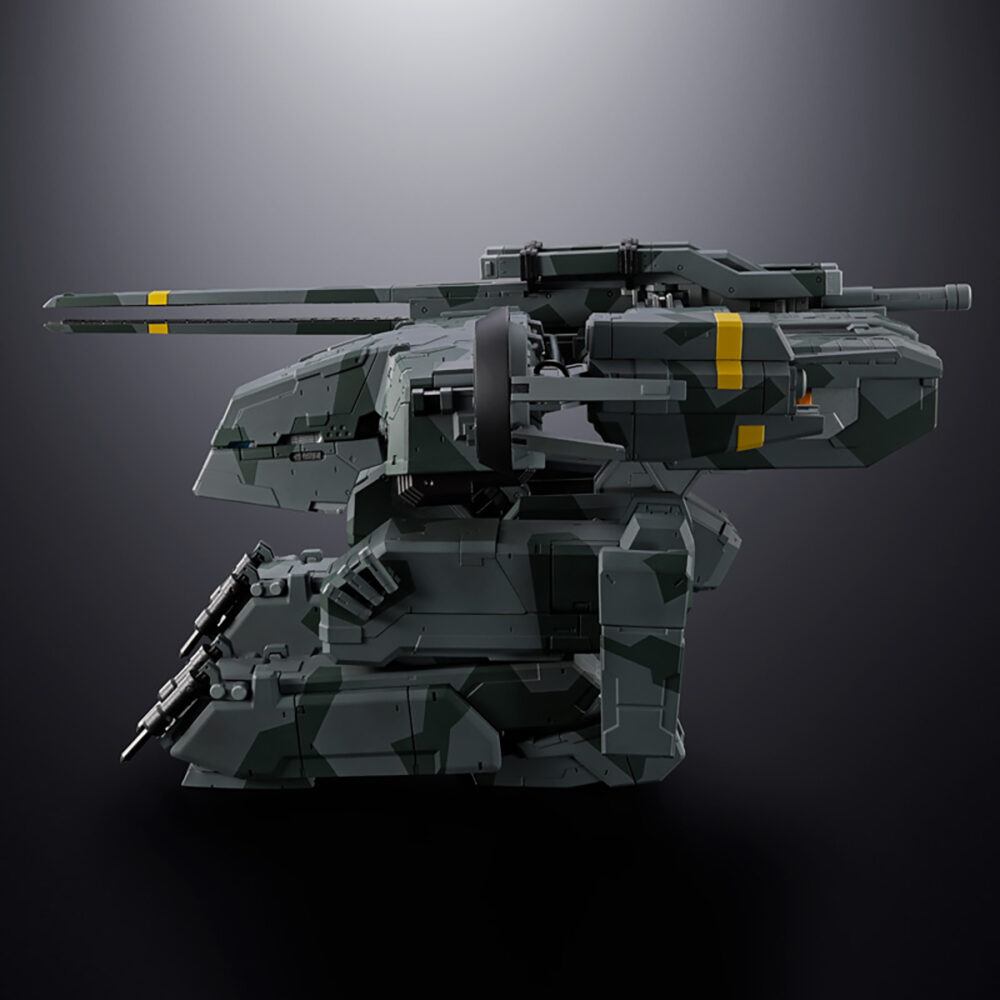 Metal gear rex metal gear solid chogokin. Amashii nations incorpora a la línea chogokin el icónico metal gear rex del videojuego "metal gear solid". Esta figura mide unos 17,5 cm de altura y combina abs con piezas fabricadas con una aleación metálica que le proporciona una textura y una solidez similares a las de un arma. Cuenta con una carcasa detallada con patrones de camuflaje pintados, un cañón de riel de aproximadamente 26 cm, movilidad independiente en las púas de fundición, numerosas articulaciones en sus piernas y funciones de iluminación integradas en su cabeza. Incluye un pedestal especial para exposición con dos tipos de articulaciones de soporte. Requiere 3x pilas lr44 (incluidas para prueba). Unidades limitadas.