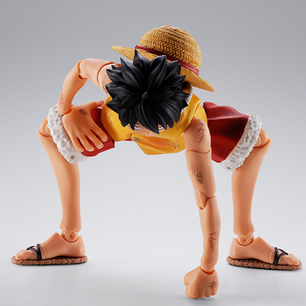 Monkey d luffy marineford one piece sh figuart. Tamashii nations presenta dentro de su línea s. H. Figuarts la versión marineford de la figura de monkey d. Luffy, protagonista del anime "one piece". Tiene una altura aproximada de 14,5 cm y está fabricada en pvc y abs. Incluye 2x manos intercambiables, 3x placas faciales adicionales (una de ellas llorando) y 1x sombrero de paja con cordón. Gracias a la articulación avanzada de eje móvil y el uso de piezas flexibles, es posible recrear las intensas escenas de la batalla del arco argumental marineford con gran dinamismo. Unidades limitadas.