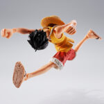 MONKEY D LUFFY MARINEFORD ONE PIECE SH FIGUART. Tamashii Nations presenta dentro de su línea S.H.Figuarts la versión Marineford de la figura de Monkey D. Luffy, protagonista del anime "One Piece". Tiene una altura aproximada de 14,5 cm y está fabricada en PVC y ABS. Incluye 2x manos intercambiables, 3x placas faciales adicionales (una de ellas llorando) y 1x sombrero de paja con cordón. Gracias a la articulación avanzada de eje móvil y el uso de piezas flexibles, es posible recrear las intensas escenas de la batalla del arco argumental Marineford con gran dinamismo. UNIDADES LIMITADAS.