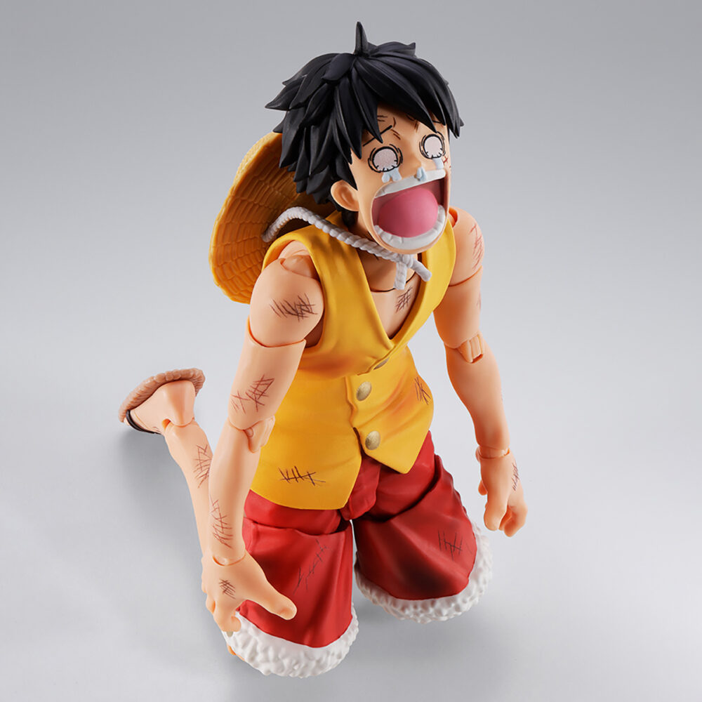 Monkey d luffy marineford one piece sh figuart. Tamashii nations presenta dentro de su línea s. H. Figuarts la versión marineford de la figura de monkey d. Luffy, protagonista del anime "one piece". Tiene una altura aproximada de 14,5 cm y está fabricada en pvc y abs. Incluye 2x manos intercambiables, 3x placas faciales adicionales (una de ellas llorando) y 1x sombrero de paja con cordón. Gracias a la articulación avanzada de eje móvil y el uso de piezas flexibles, es posible recrear las intensas escenas de la batalla del arco argumental marineford con gran dinamismo. Unidades limitadas.