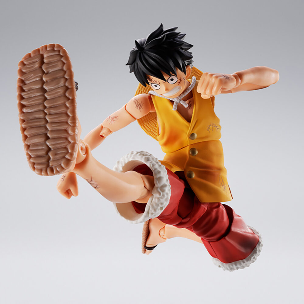 Monkey d luffy marineford one piece sh figuart. Tamashii nations presenta dentro de su línea s. H. Figuarts la versión marineford de la figura de monkey d. Luffy, protagonista del anime "one piece". Tiene una altura aproximada de 14,5 cm y está fabricada en pvc y abs. Incluye 2x manos intercambiables, 3x placas faciales adicionales (una de ellas llorando) y 1x sombrero de paja con cordón. Gracias a la articulación avanzada de eje móvil y el uso de piezas flexibles, es posible recrear las intensas escenas de la batalla del arco argumental marineford con gran dinamismo. Unidades limitadas.