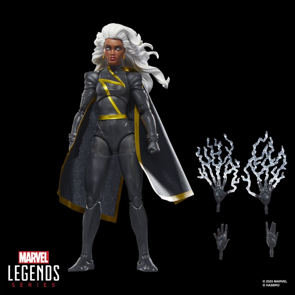 Strom x-men marvel legends series. Hasbro añade a su línea marvel legends series la figura de storm, una de las mutantes más poderosas del universo marvel, inspirada en el aspecto que lucía en los comics cuando la patrulla-x estuvo refugiada en el interior de australia. Esta figura mide 15 cm y presenta un diseño premium con más de 20 puntos de articulación que le proporcionan un amplio rango de movilidad. Incluye 2x puños alternativos, 2x manos con efectos de rayos y 1x capa de tela que permite recrear poses dinámicas. Se presenta en embalaje tipo blíster con diseño retro. Unidades limitadas.